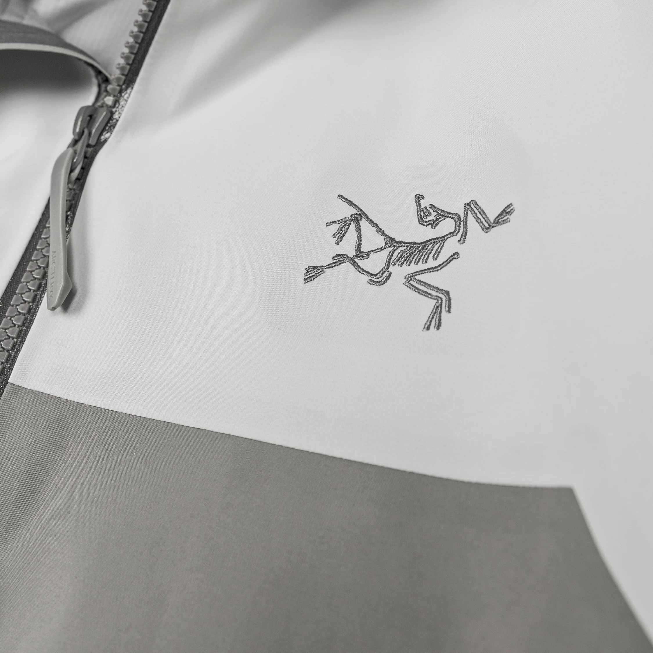 Arc'teryx Beta AR Jacket (Solitude / Void) - Image 4