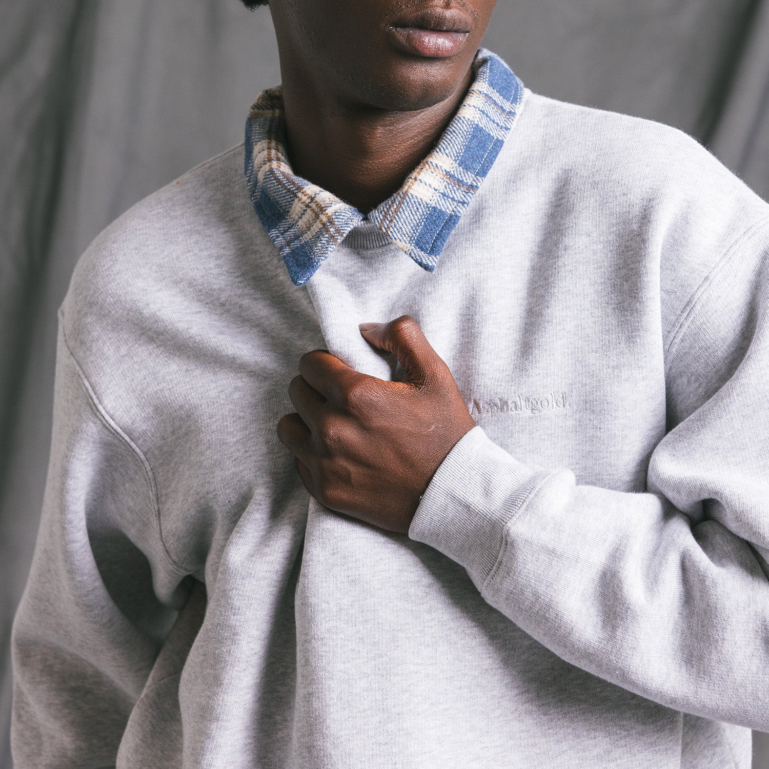 Asphaltgold Essential Crewneck - Image 3