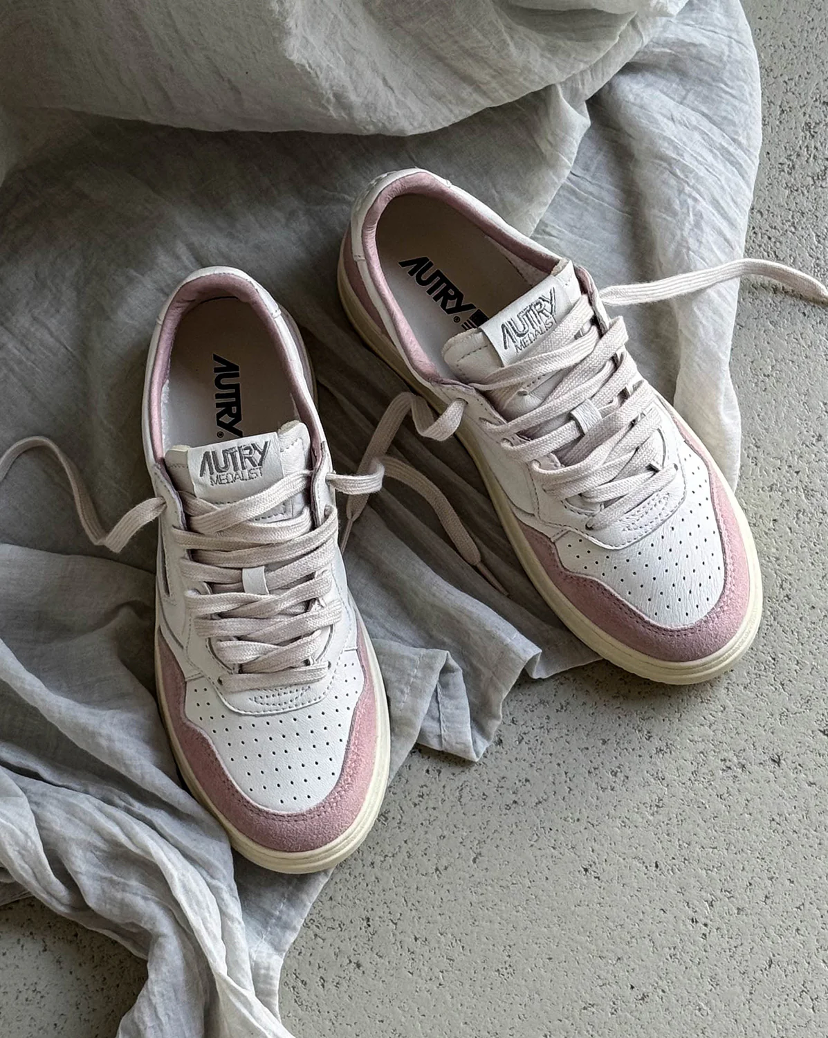 Autry Medalist W *Goat / Suede* - Image 2