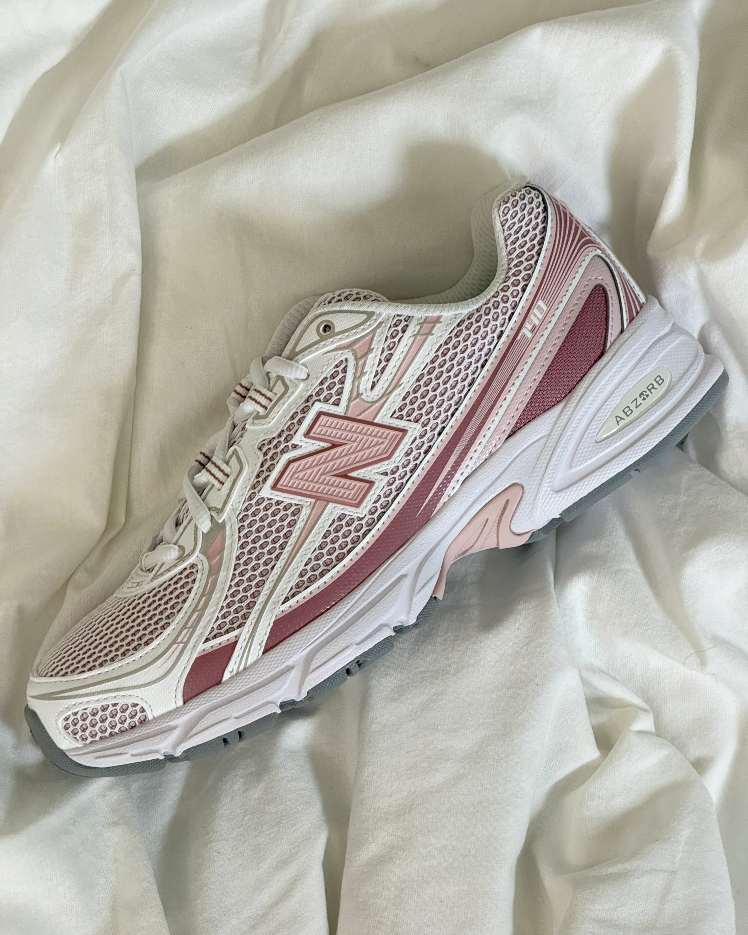 New Balance 740 - Image 2