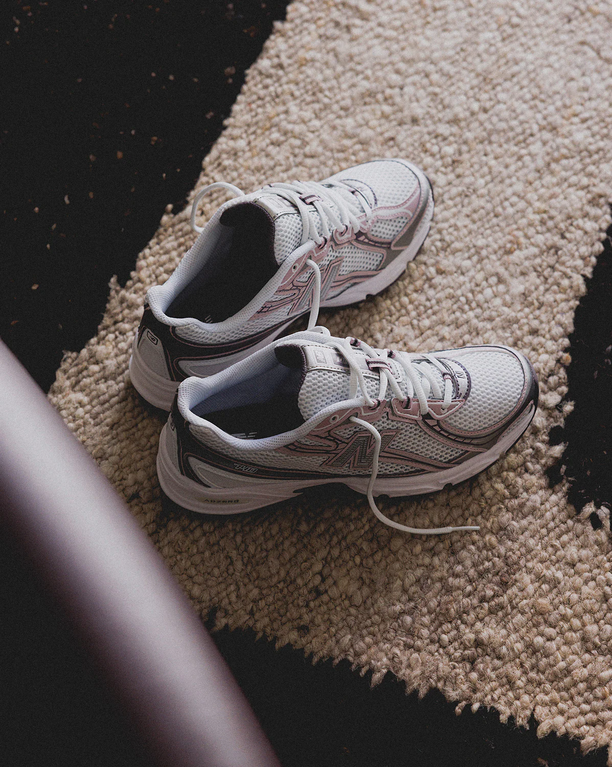New Balance 740 - Image 2