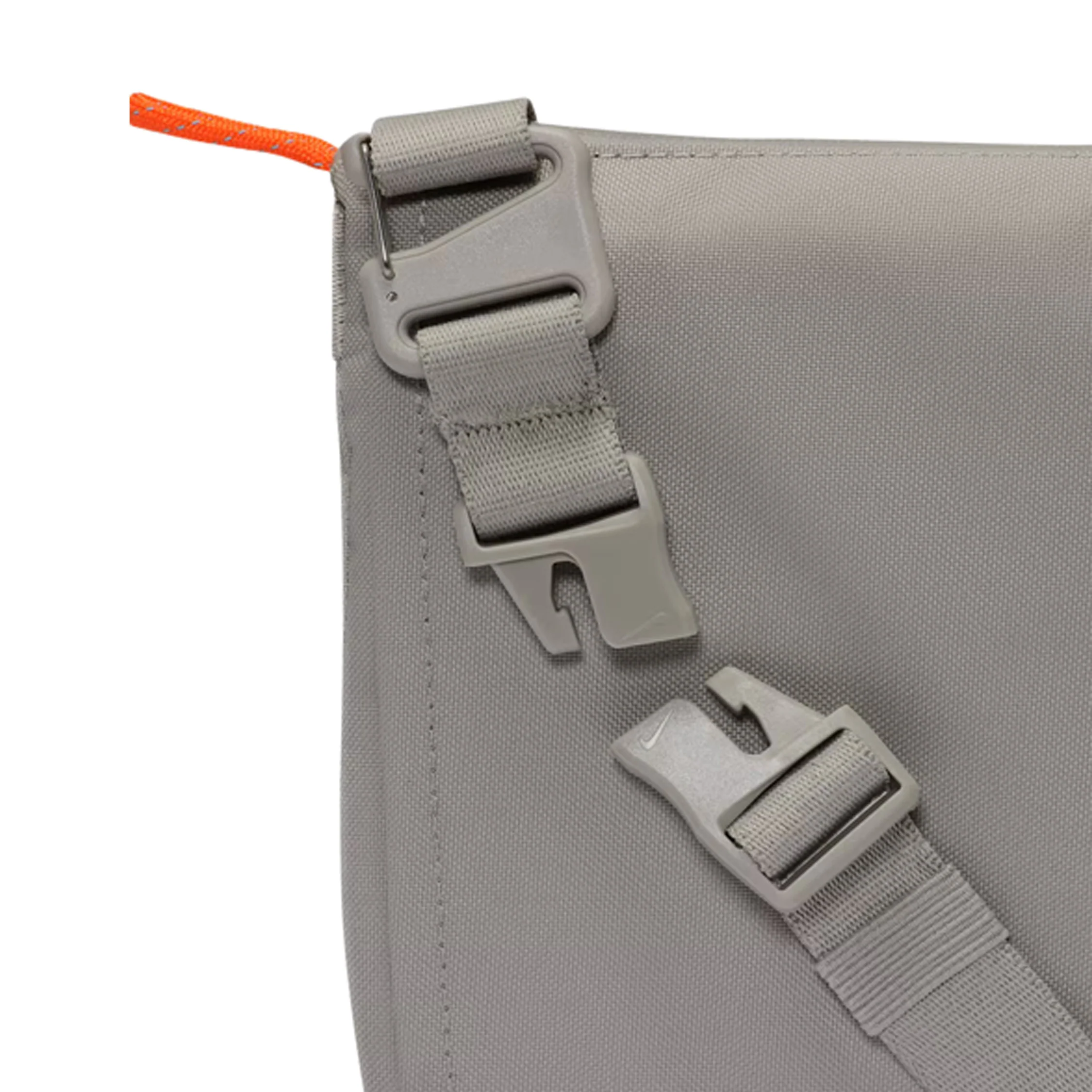 Nike	ACG "Daymax" Crossbody Bag (3L) - Image 4