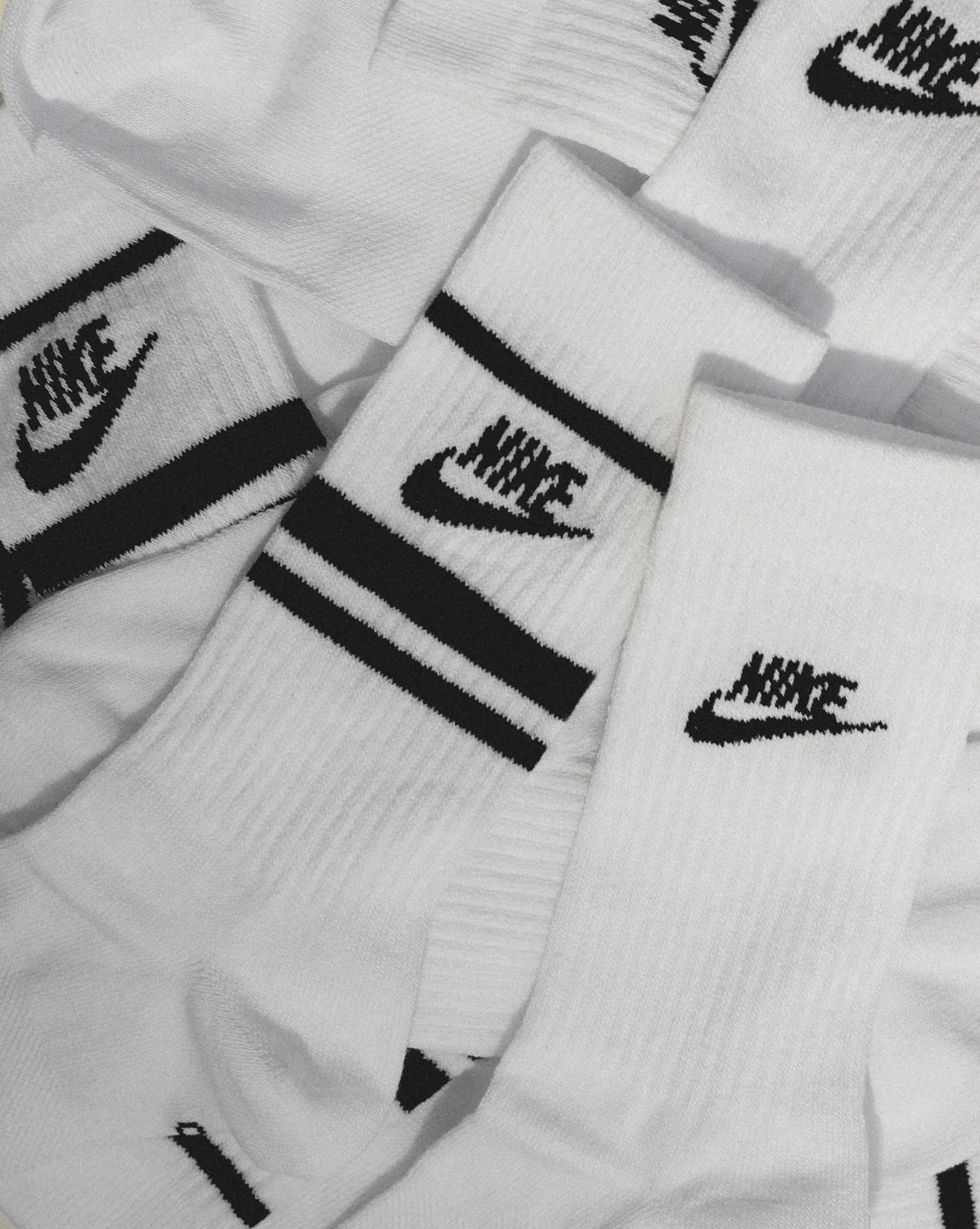 Nike Everyday Essential Crew Socks 3 Pack - Image 3