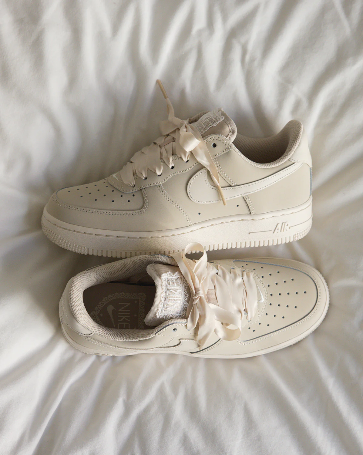 Nike Wmns Air Force 1 Retro Premium - Image 2