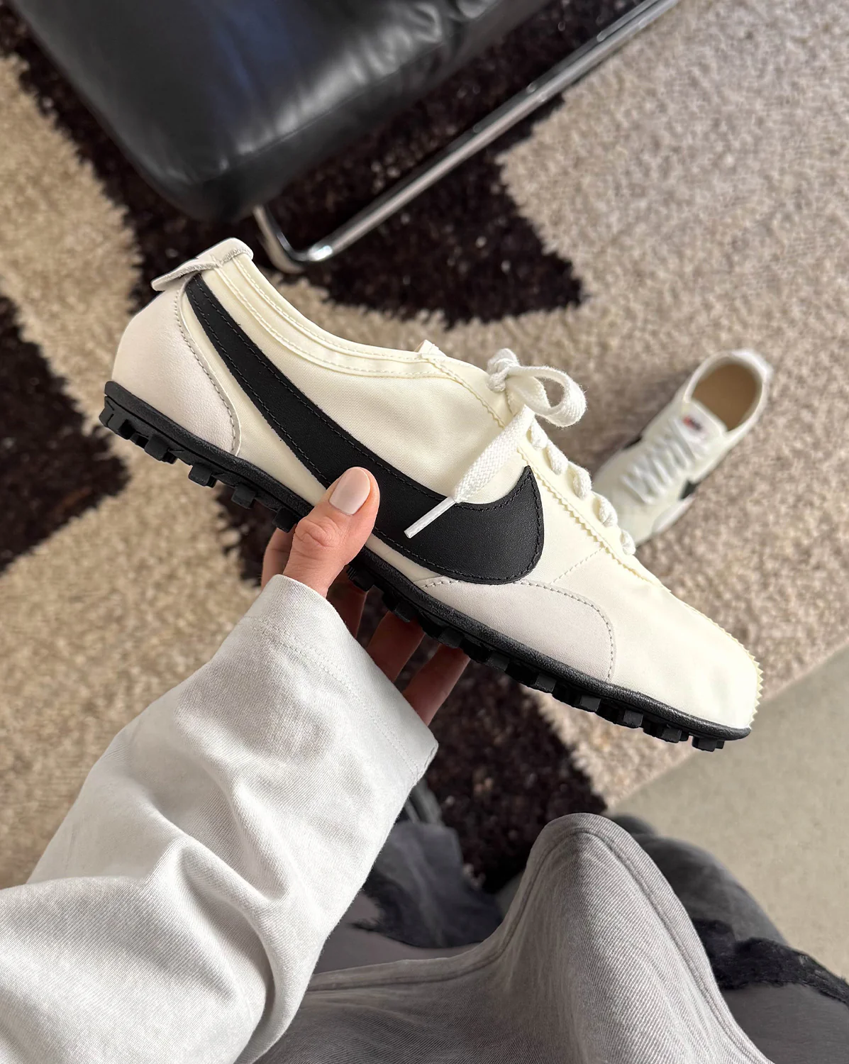 Nike Wmns Moon Shoe OG SP - Image 2