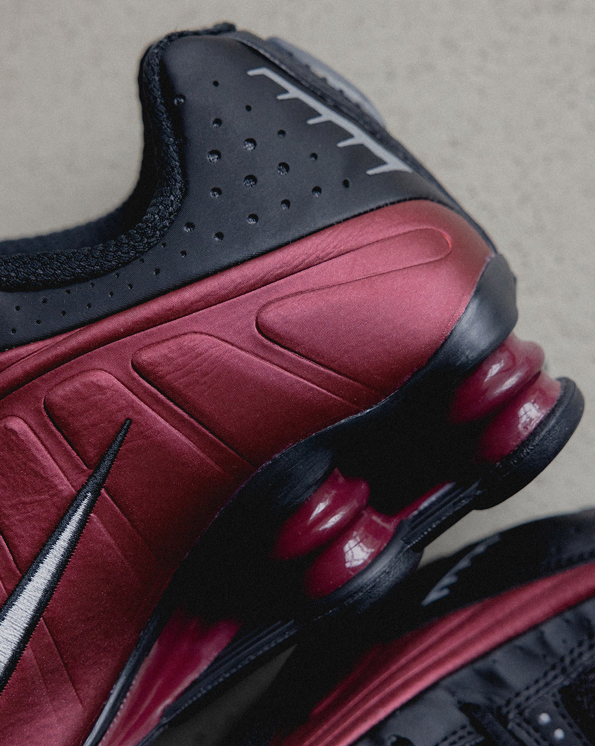 Nike Wmns Shox R4 - Image 3