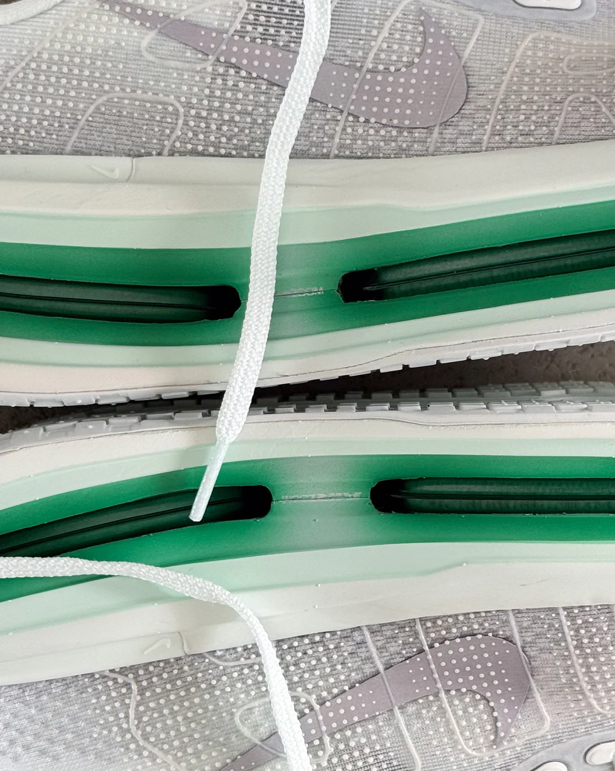 Nike Wmns Vomero Premium - Image 3