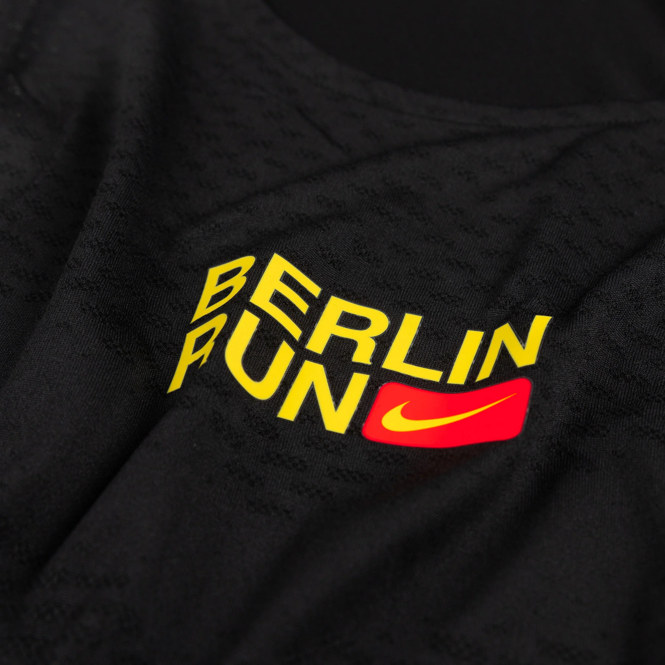 Nike Stride Dri-FIT ADV Running Tank Top *City Marathon* - Image 4