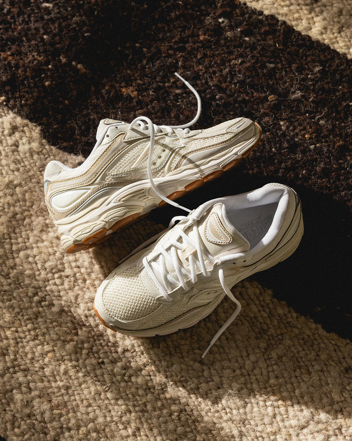 Saucony Pro Grid Omni 9 - Image 2
